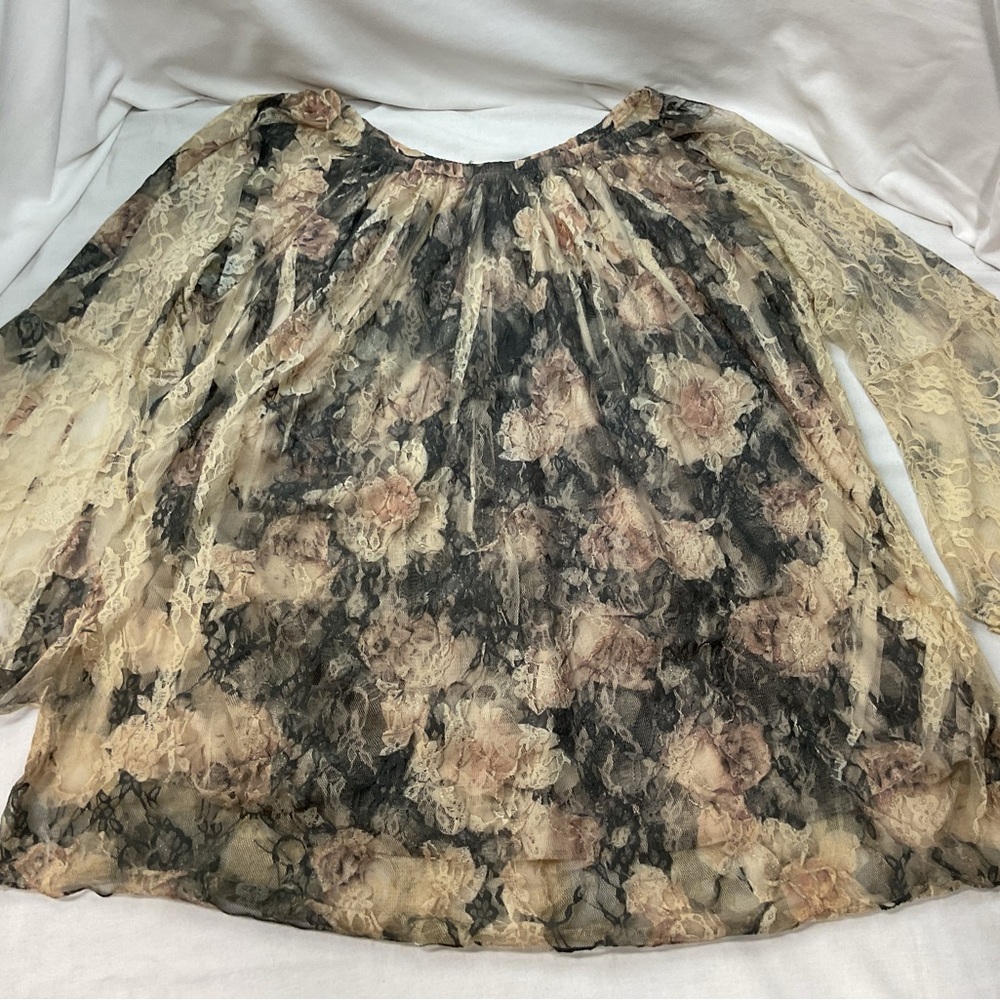 Brittany Black Women's Blouse Bell Sleeves Cream/Black Floral Design, Size S/M